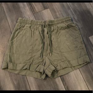 Universal Thread shorts